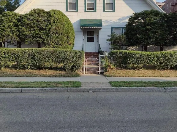 86-26 164th Street, Jamaica Hills, NY 11432