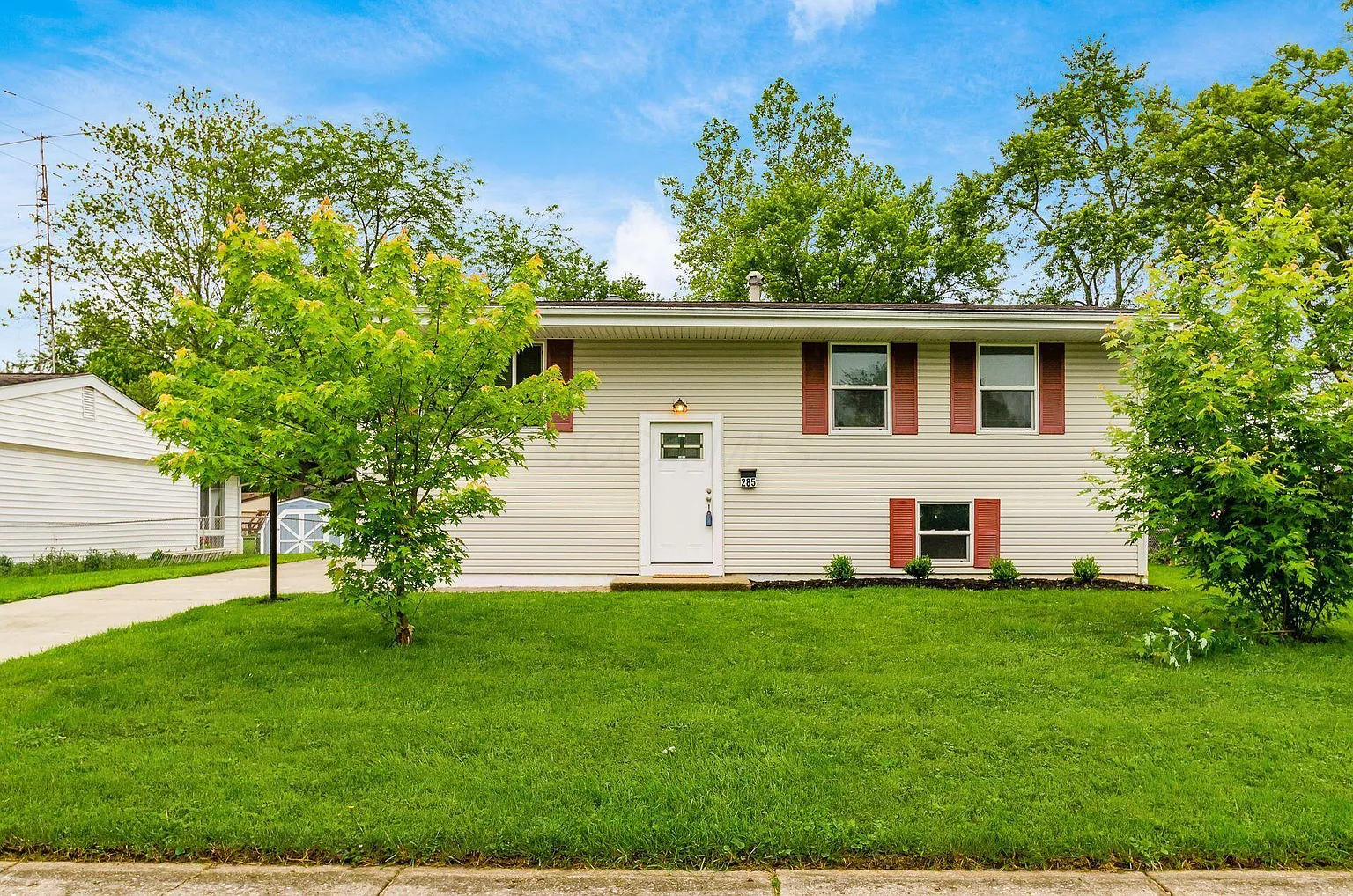 285 Imperial Dr photo 1