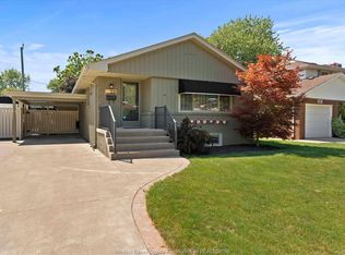 321 Betty Dr, Windsor, ON N8S3W9