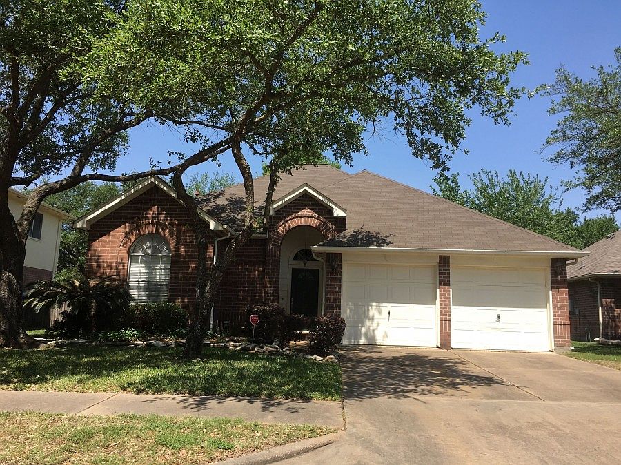 1st image of 11802 Yorkshire Oaks Dr