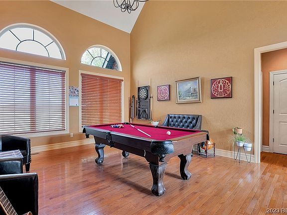 5th image of 25 Antique Rose Ln