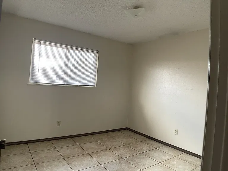 510 Carmen Pl — Photo 6