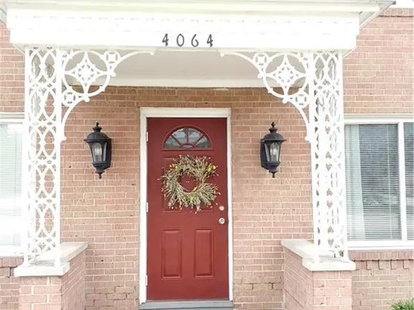 4064 Hillandale Rd APT 2, Ottawa Hills, OH 43606