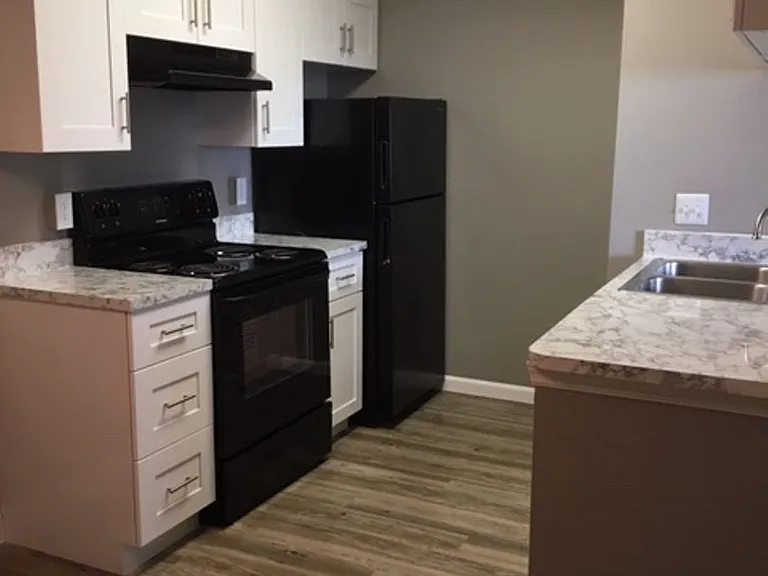 Pinnacle Estates Apartments — Photo 11