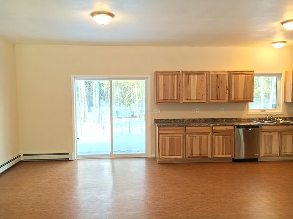 2nd image of 2548 Lucille Ave