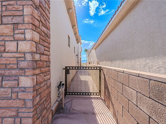 5th image of 2925 Camino Del Rio