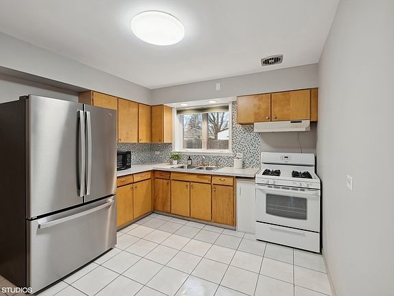 5th image of 1604 Boeger Ave