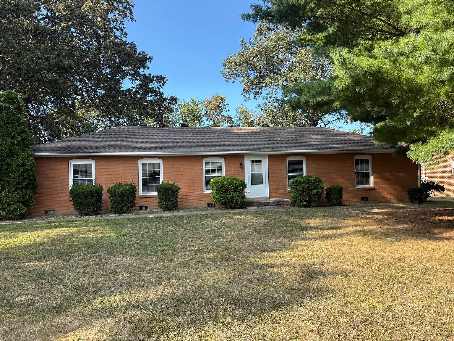 4 bed, 2.5 bath, 1500 sqft, $1,800 — Photo 1