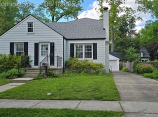 23 Fairwood Blvd, Pleasant Ridge, MI 48069