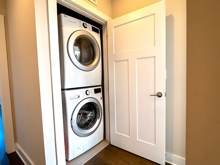 406 Southend Crossing Ln — Photo 17