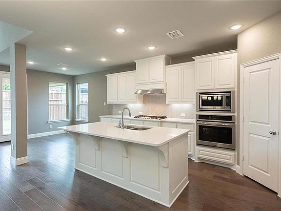 2nd image of 308 Mossy Rock Dr