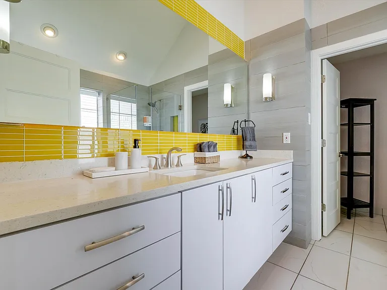 4219 Bendwood Ln — Photo 23