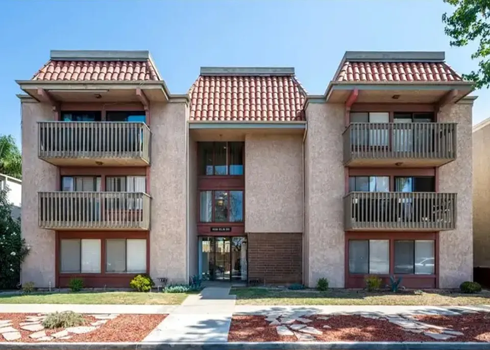4110 Elm Ave #201