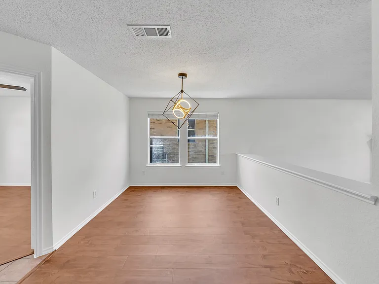 13221 Elmhurst Dr — Photo 5