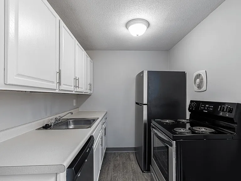 Cliffside Apartments — Photo 4
