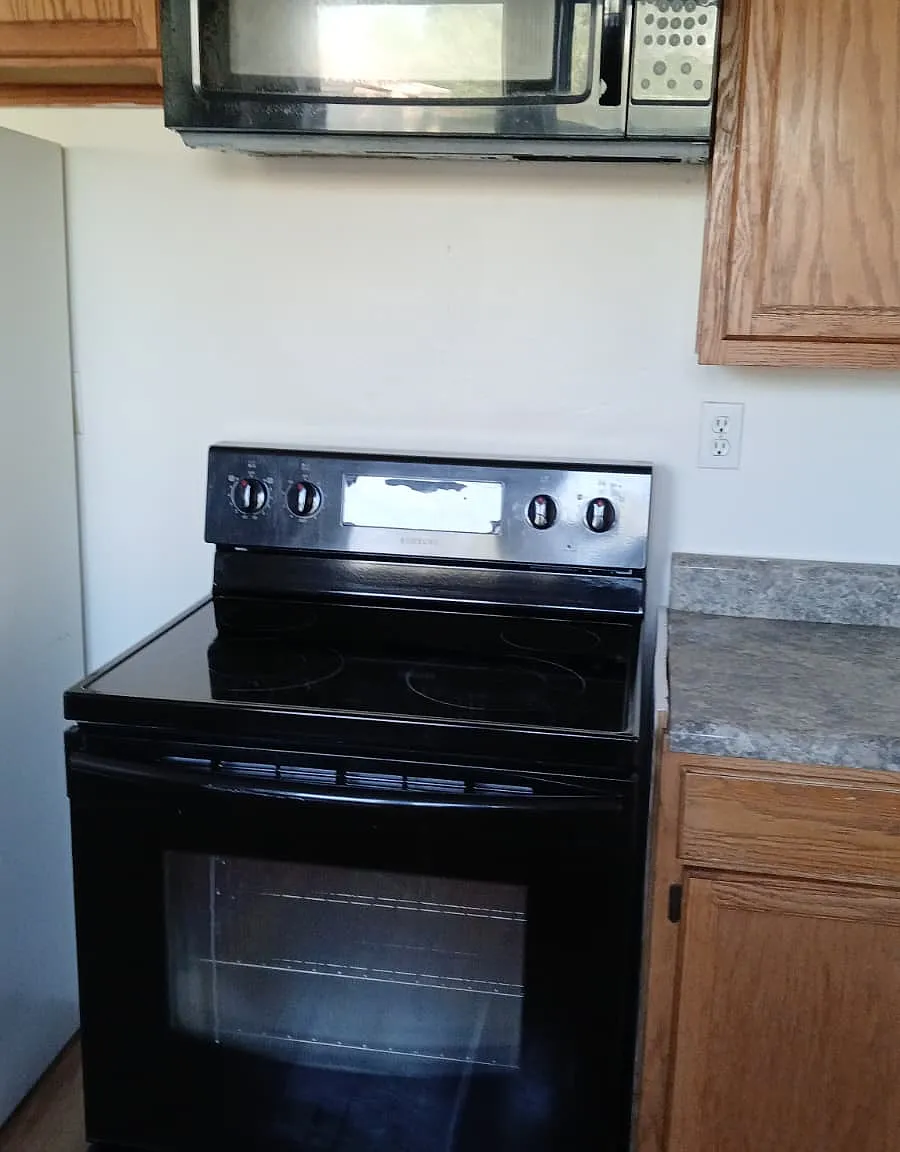 3 bed, 1110 sqft, $1,300 — Photo 3