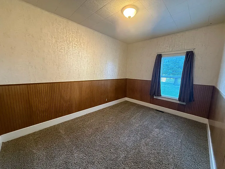 303 Jefferson Ave — Photo 6