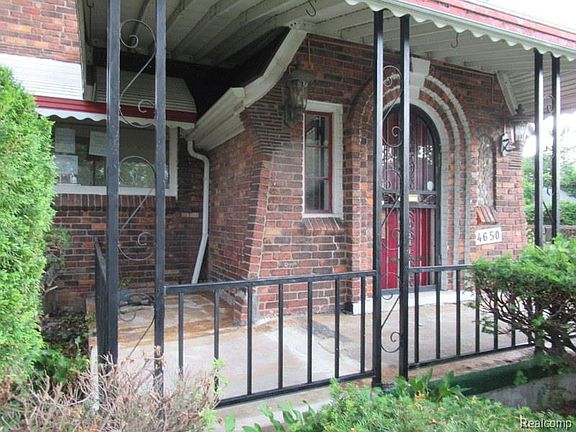3rd image of 4650 Devonshire Rd