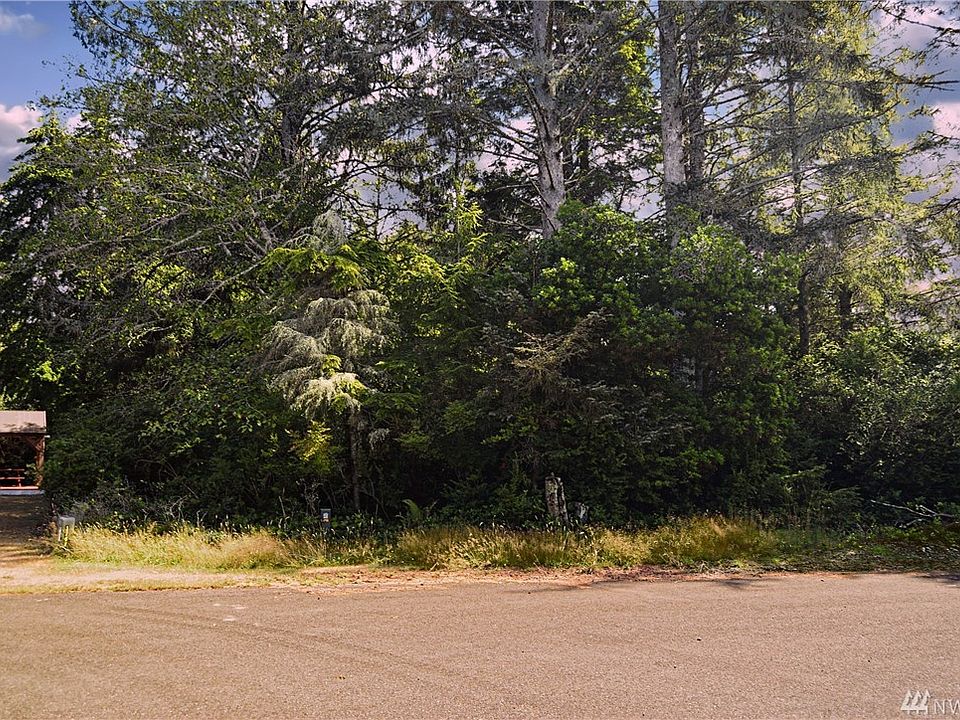 2nd image of 755 Pintail Ct SE