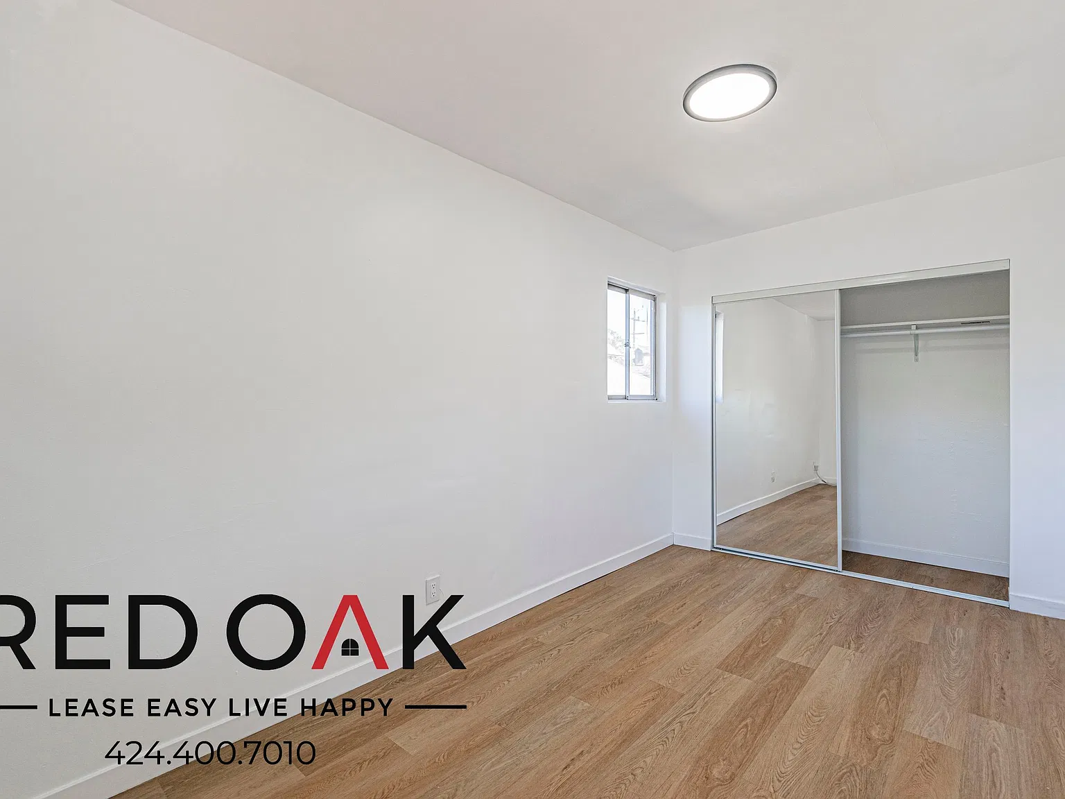 Sunlit 2-Bed with Dishwasher, Stainless Steel Appliances, Air Conditioning and In-Unit Laundry in... — Photo 2