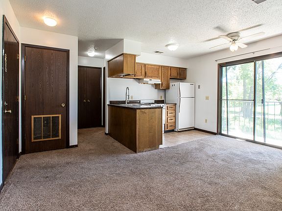 2nd image of 844 N Waco Ave #11278188
