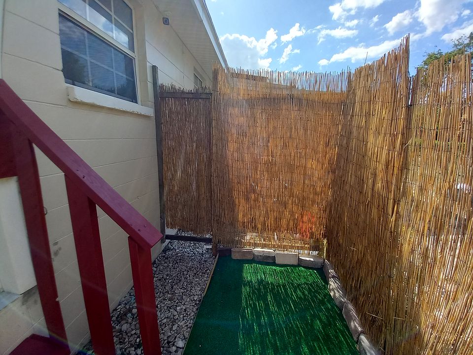 1st image of 208 Redwood Ave
