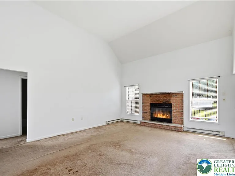 86 Northpark Dr E — Photo 13