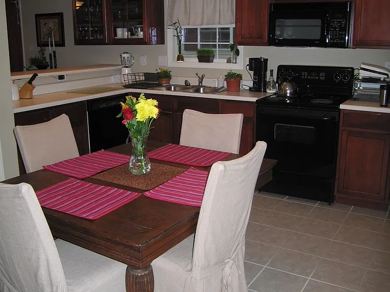 1327 S Cobble Creek Cir — Photo 4