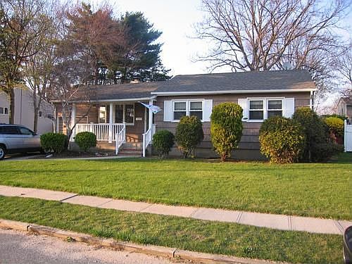 1st image of 27 Faulkner Ave