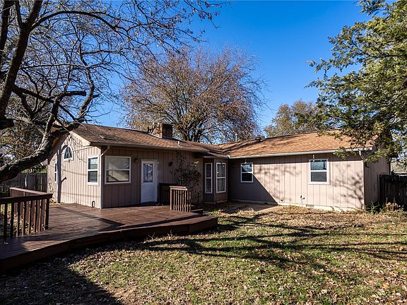 4th image of 2102 W Tulsa St