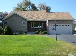 20 Bonita Rd, East Quogue, NY 11942