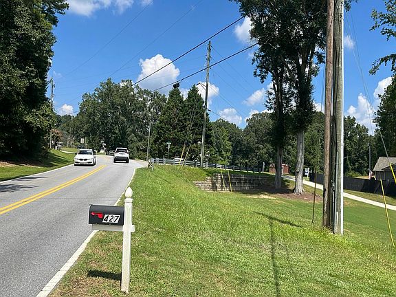 4th image of 427 Miles Patrick Rd