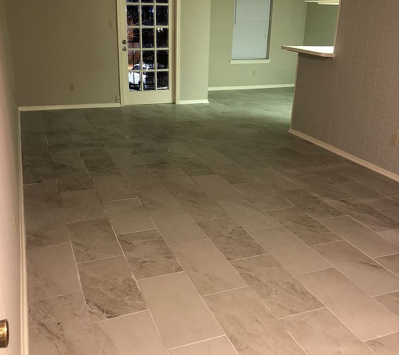 2nd image of 3823 Ridgelake Dr APT 229