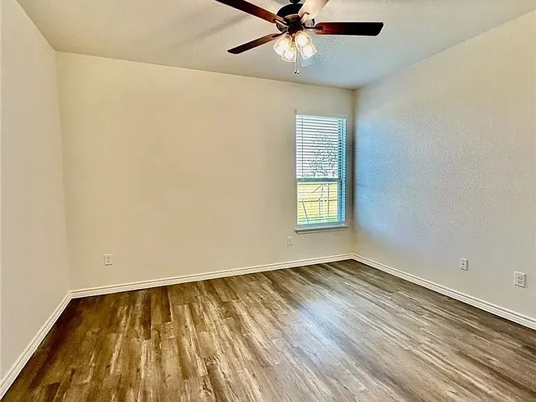 5209 White Rose Dr — Photo 13