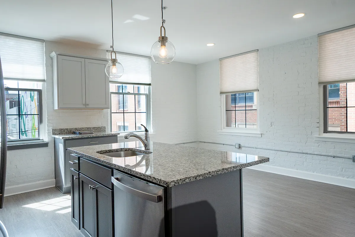 Building Photo - 50 N Duke St #304
