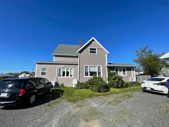 2nd image of 140 Blackett St