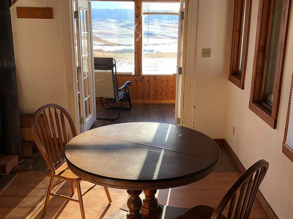View the mountains during dinner.