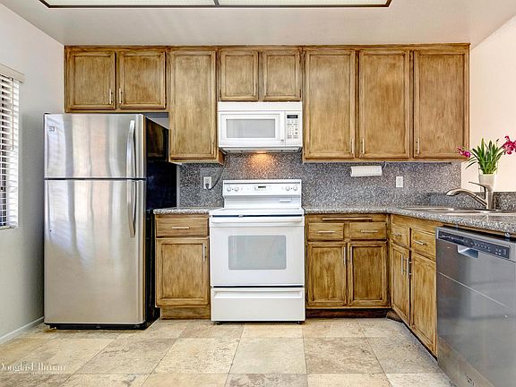 3rd image of 941 W Carson St APT 303