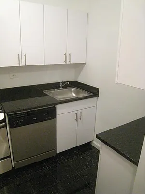 Rented by City Connections Realty | media 2