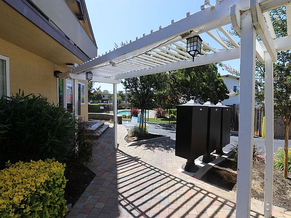 3rd image of 2777 Marina Blvd #10