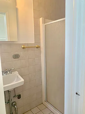 Rented by Esquire Management Corp | media 12