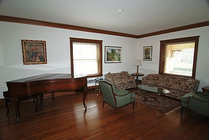 4th image of 547 N Elmwood Ave