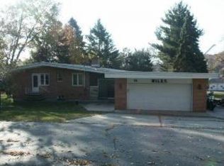 401 Lilac Ln, Cary, IL 60013