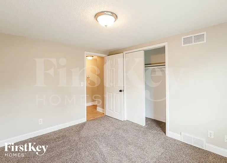 5044 N Bellaire Ave — Photo 10