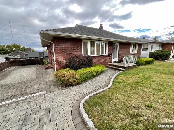 286 Lafayette Ave, Lyndhurst, NJ 07071