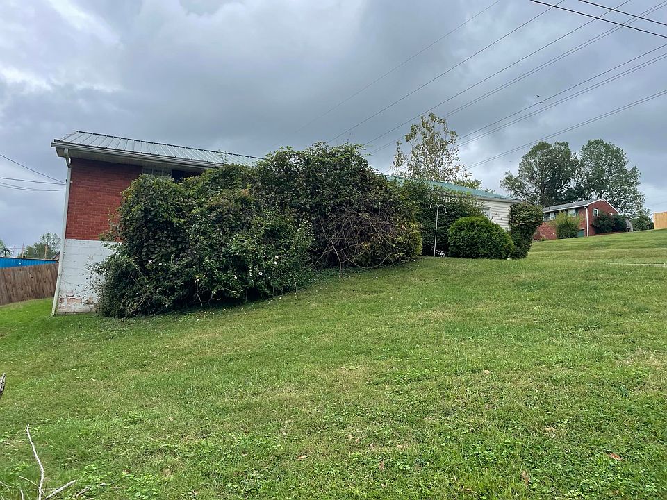 2nd image of 505 Bellview Dr