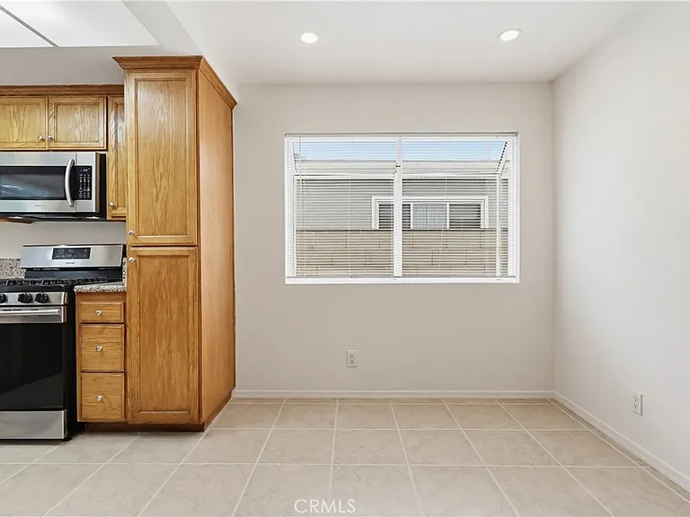 18102 Hatteras St — Photo 17