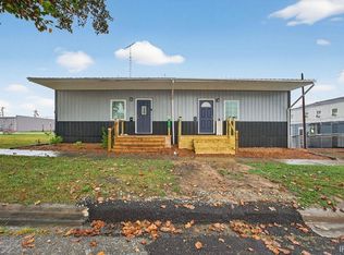 607 & 611 W Warren St, Mitchell, IN 47446