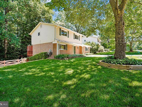 4th image of 4945 Gainsborough Dr