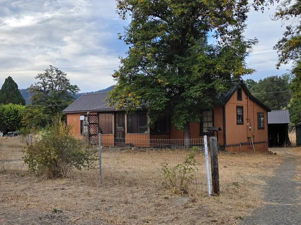 140 W Oak Ave, Hayfork, CA 96041